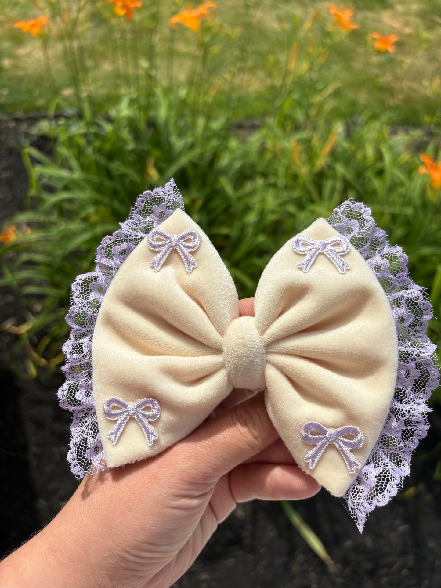 Nude & Purple Bows + lace