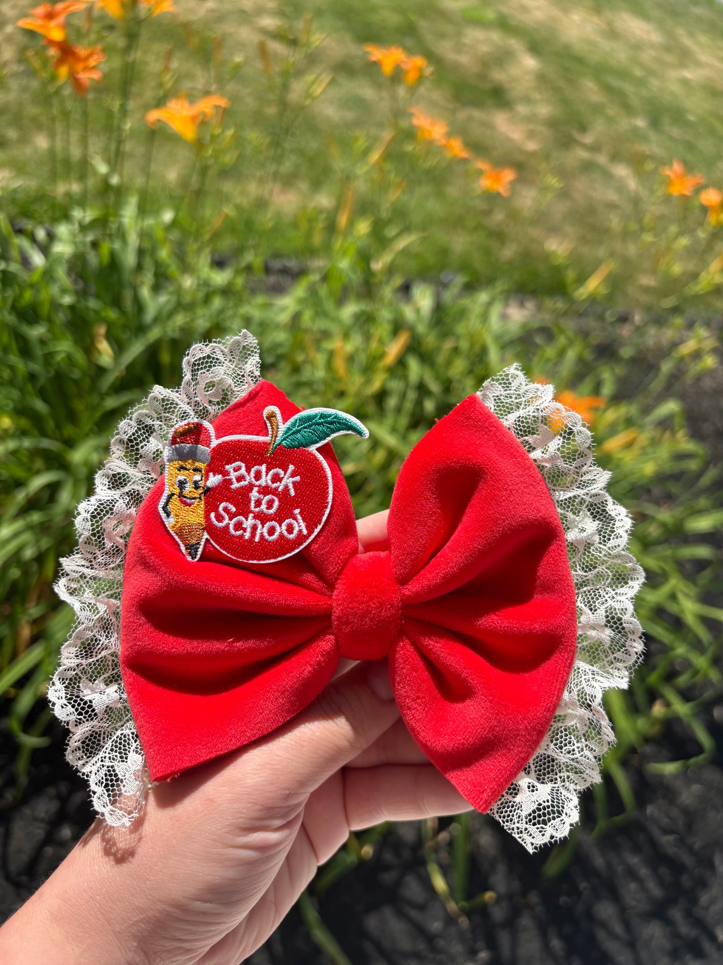 Back to school Apple + Lace
